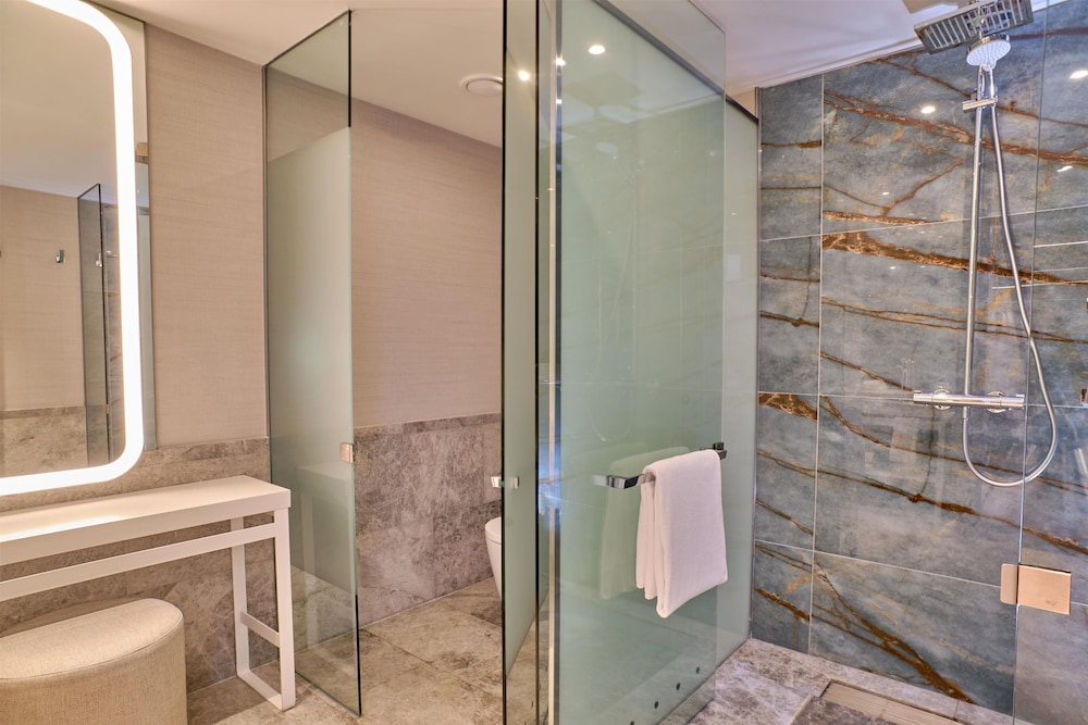 Bathroom shower