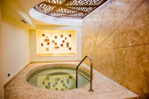 thumbnail: Outdoor pool