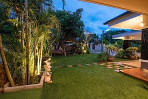 thumbnail: Property grounds