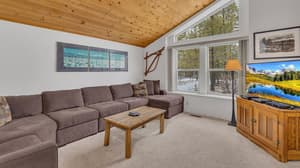 thumbnail: Outdoor dining