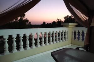 thumbnail: Outdoor dining