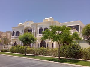 thumbnail: Front of property