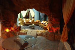 thumbnail: Family dining