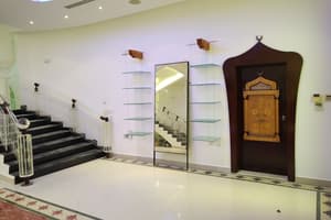 thumbnail: Interior entrance