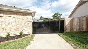 thumbnail: Exterior