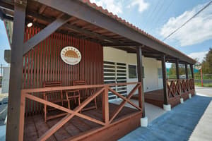 thumbnail: Front of property