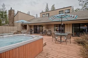 thumbnail: Outdoor dining