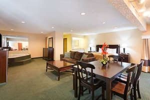 thumbnail: Guest Room,Suite,On-Site
