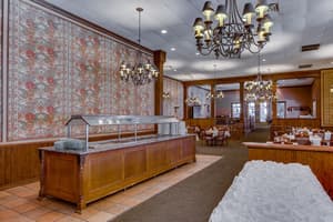 thumbnail: Restaurant
