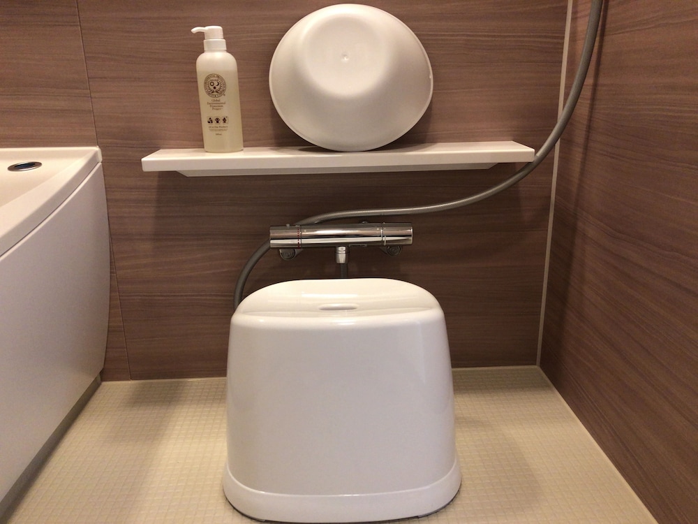 Bathroom shower