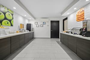 thumbnail: Breakfast area