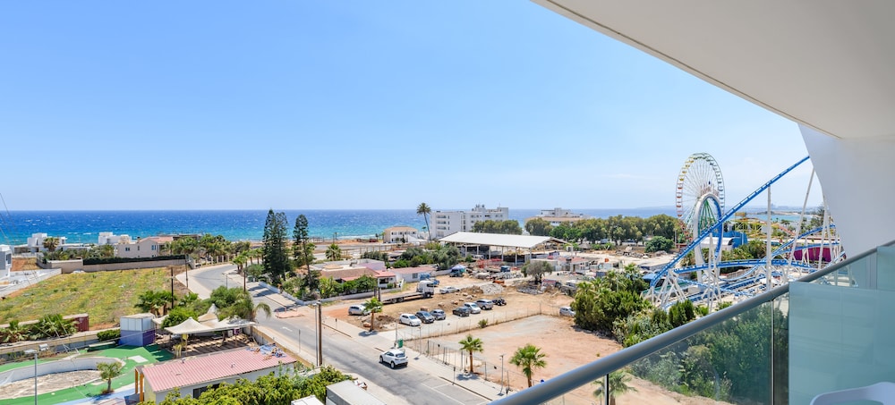 Beach/ocean view