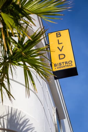 thumbnail: Restaurant