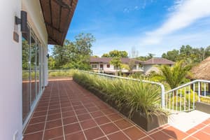 thumbnail: Terrace/patio