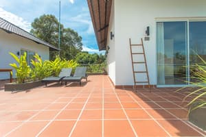 thumbnail: Terrace/patio
