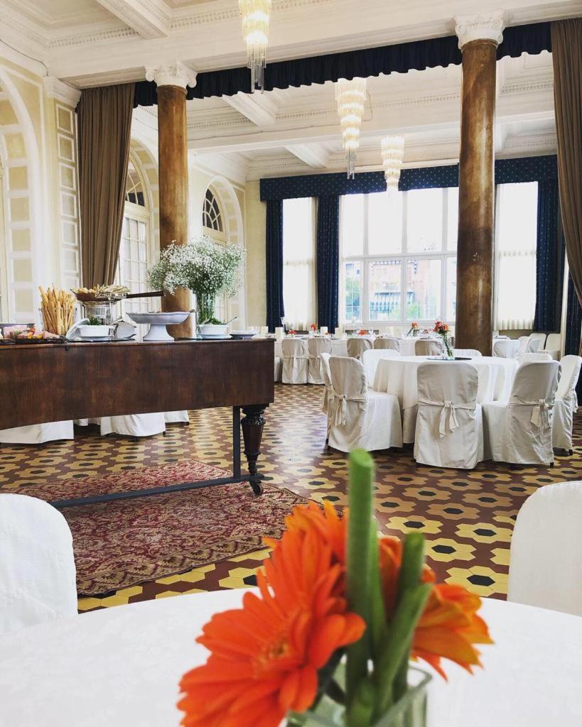 Restaurant-cafeteria