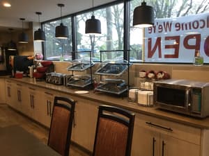 thumbnail: Breakfast area