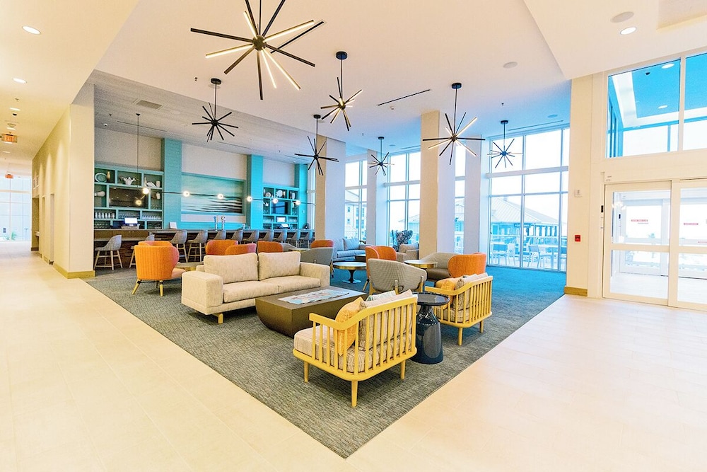 Lobby lounge