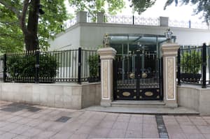 thumbnail: Front of property