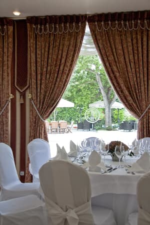 thumbnail: Banquet hall