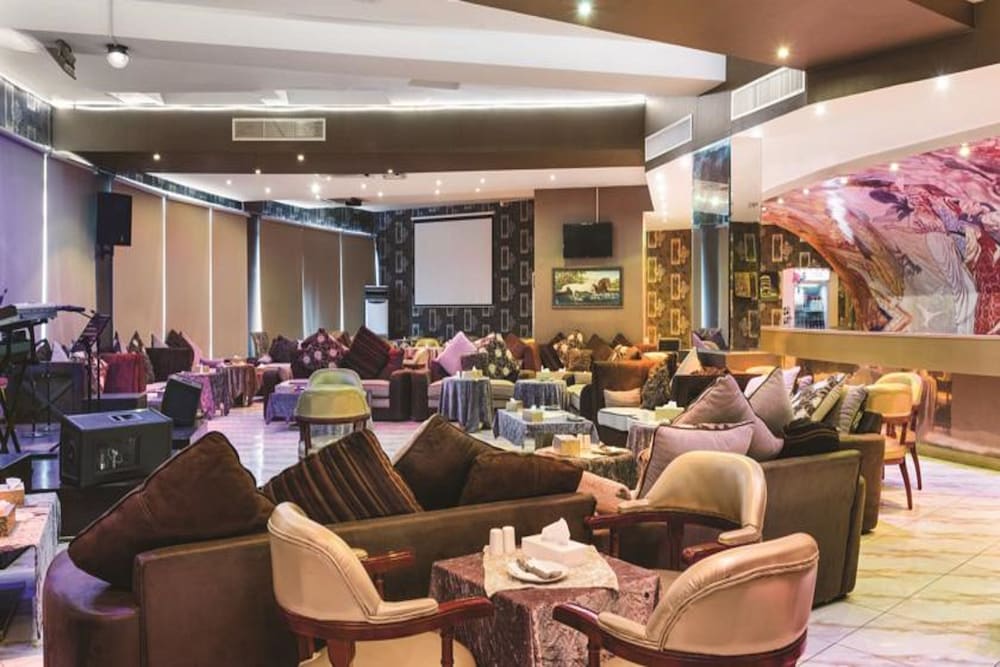 Lobby lounge