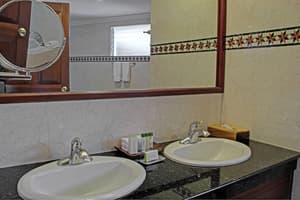 thumbnail: Bathroom shower