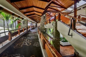 thumbnail: Exterior