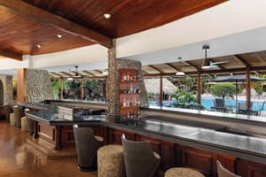 thumbnail: Bar (on property)
