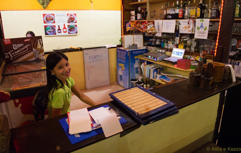 Check-in/check-out kiosk