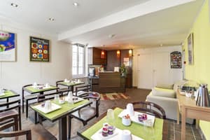thumbnail: Breakfast area