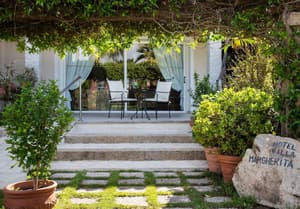 thumbnail: Exterior