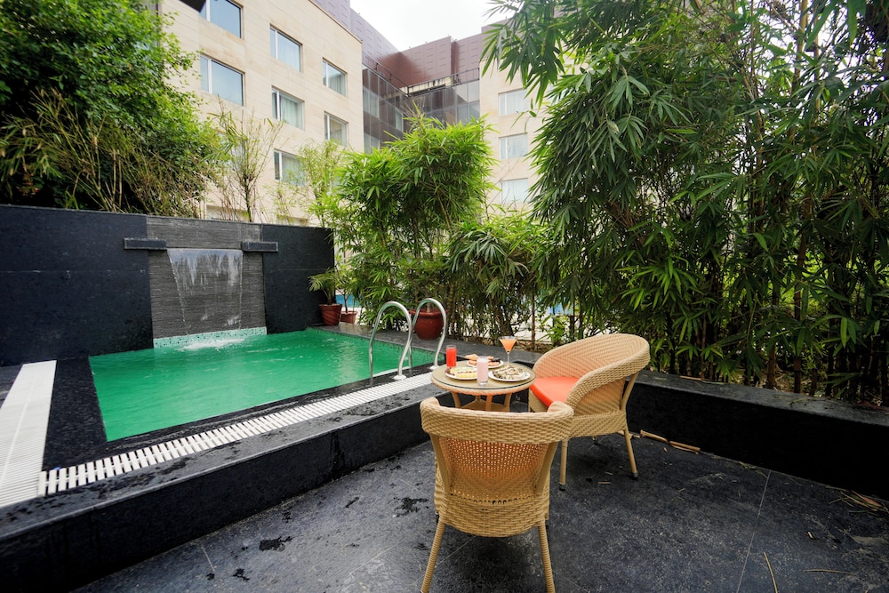 Private pool