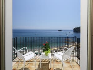 thumbnail: Balcony