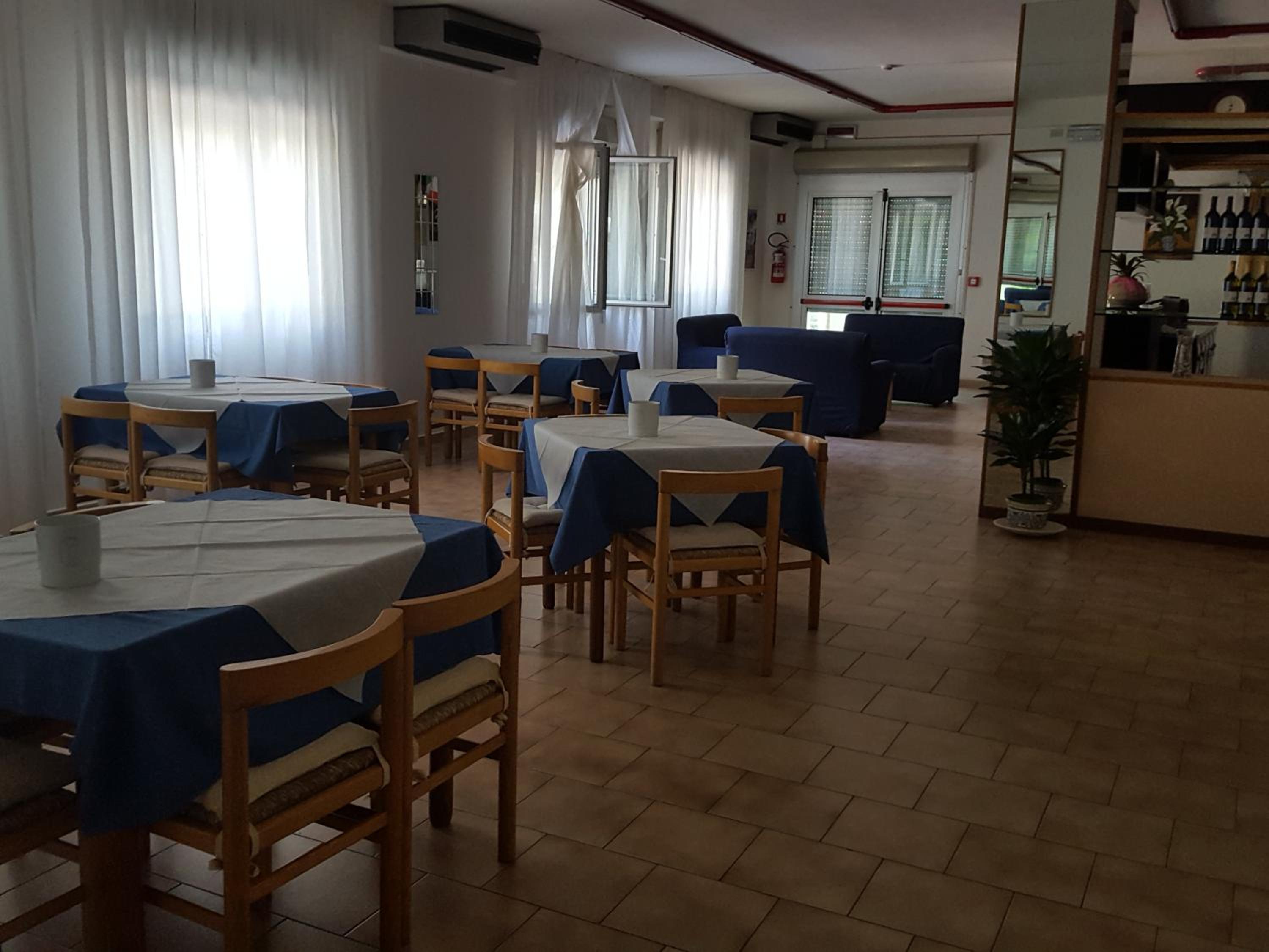Restaurant-cafeteria