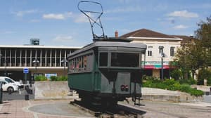 thumbnail: Exterior detail