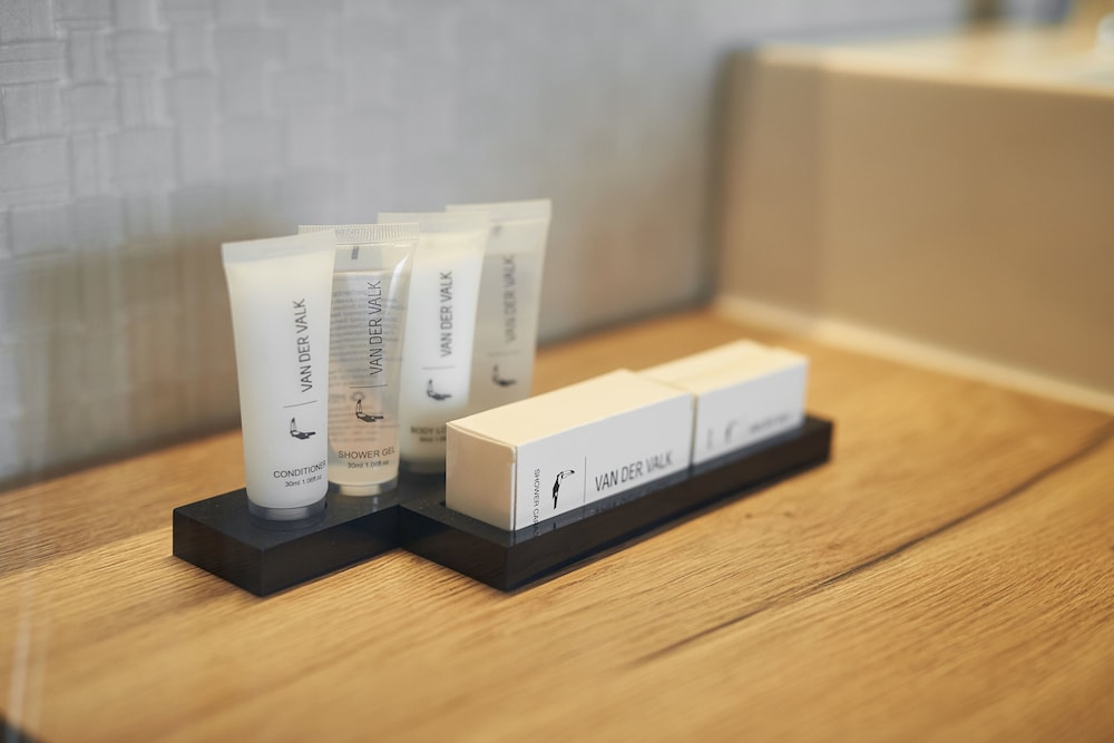 Bathroom amenities