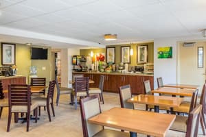 thumbnail: Breakfast area