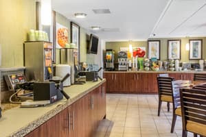 thumbnail: Breakfast area