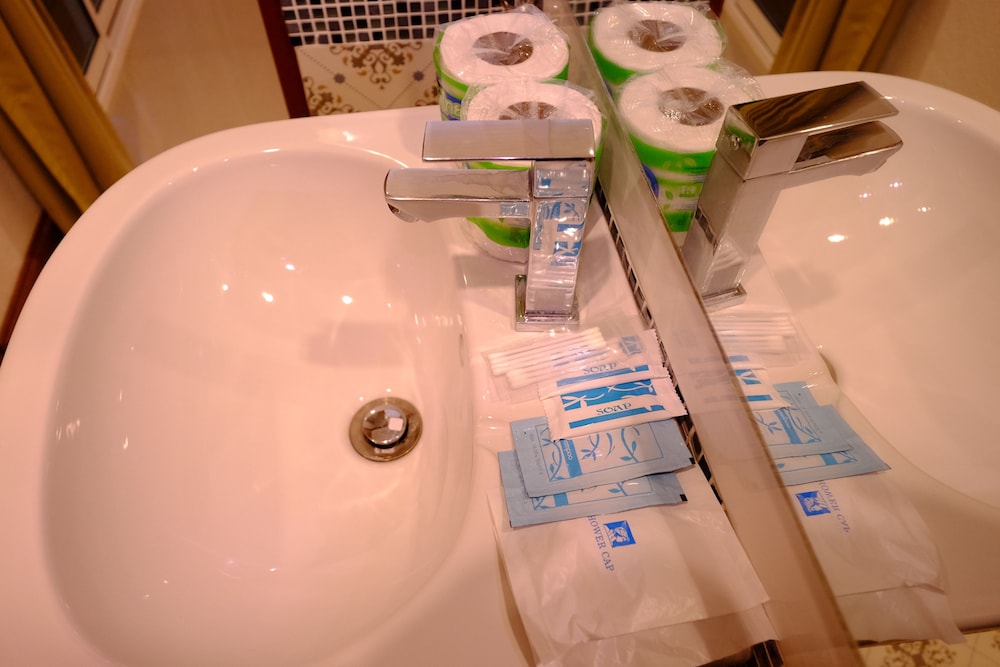 Bathroom sink