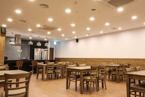 thumbnail: Restaurant