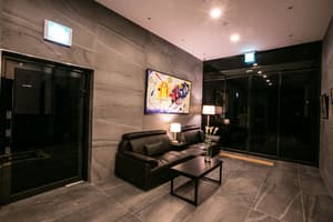 thumbnail: Lobby sitting area