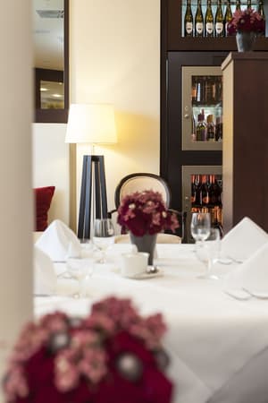 thumbnail: Restaurant