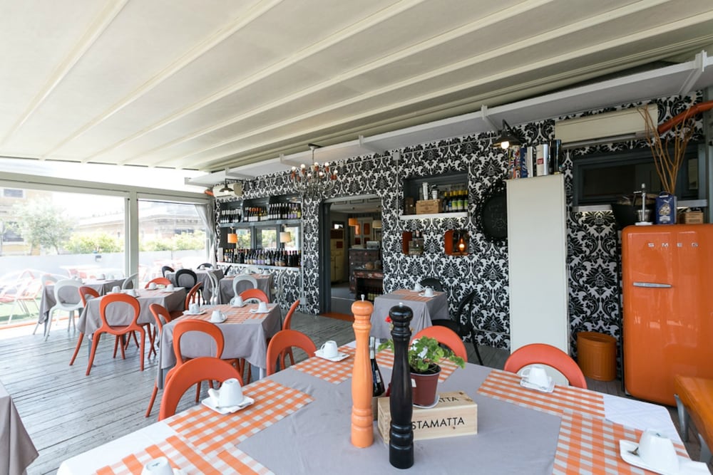 Food court