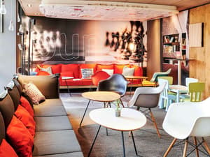 thumbnail: Bar (on property)