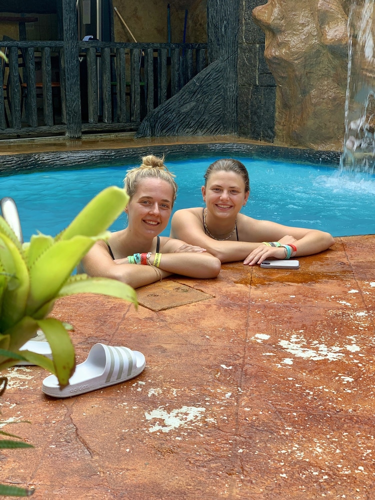 Swimming pool-spa