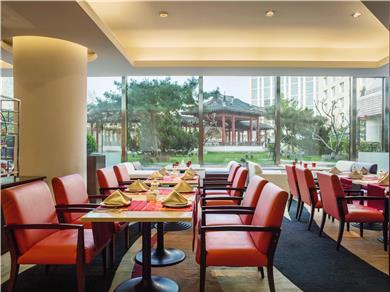 Dining,Dining Area,Restaurant,On-Site
