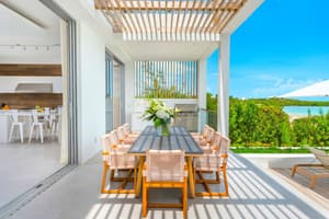 thumbnail: Outdoor dining