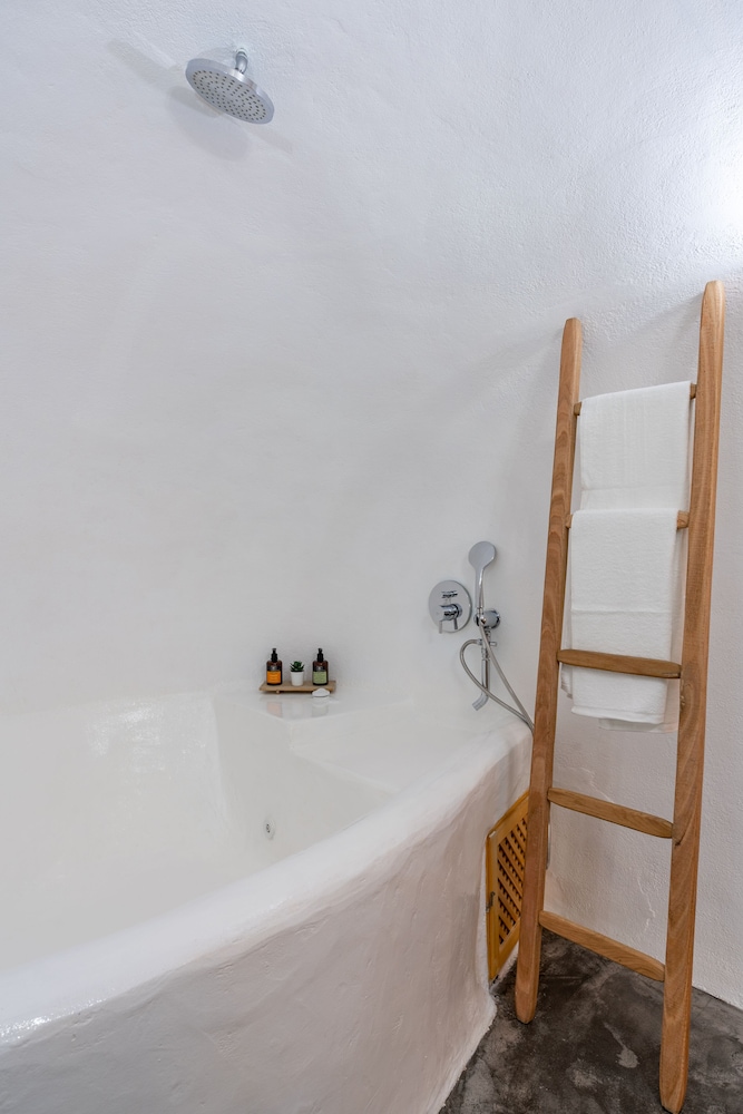 Jetted tub