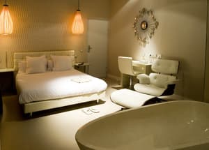 thumbnail: Jetted tub