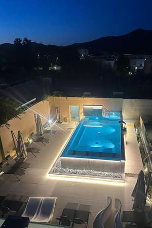 thumbnail: Outdoor pool
